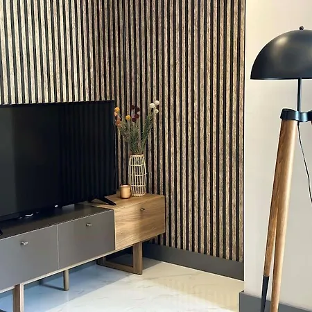 Modern Brand New With Pool & Cleopatra